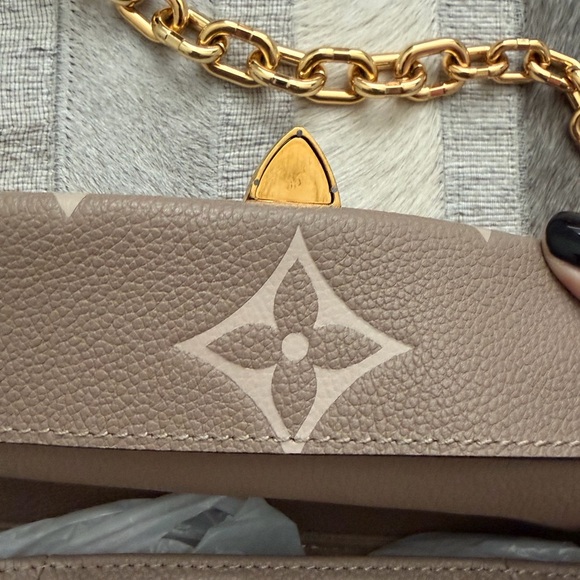 L. Light brown purse - Picture 3 of 5